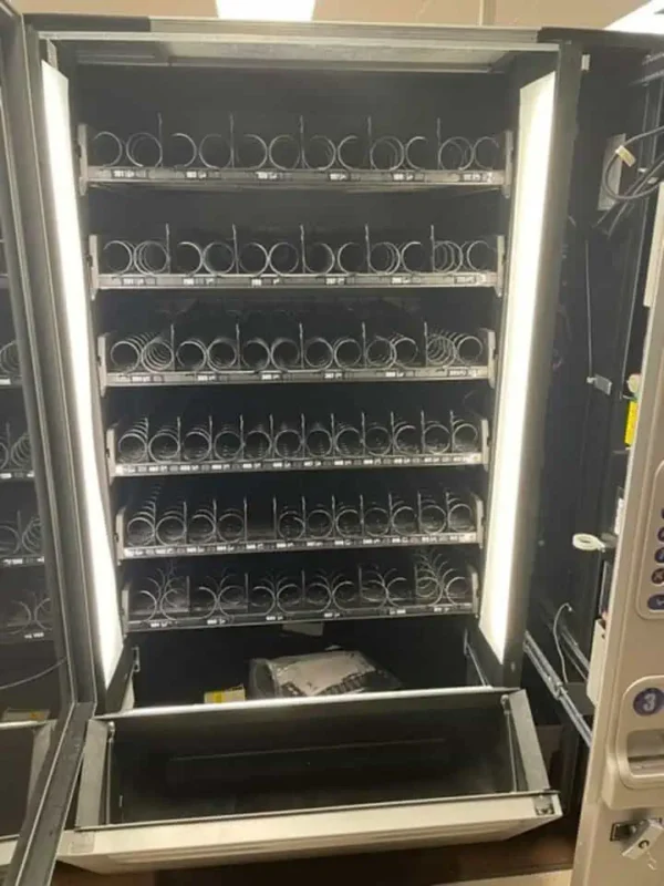 Crane Merchant 6 Snack Machine, model 181 - Image 3
